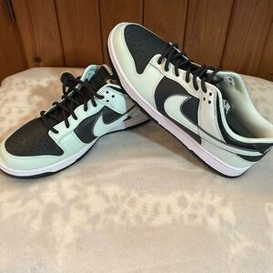 Nike Dunk Low Retro PRM Smoke Grey/Barley Green Size 10.5 US Mens SKU FZ1670-001